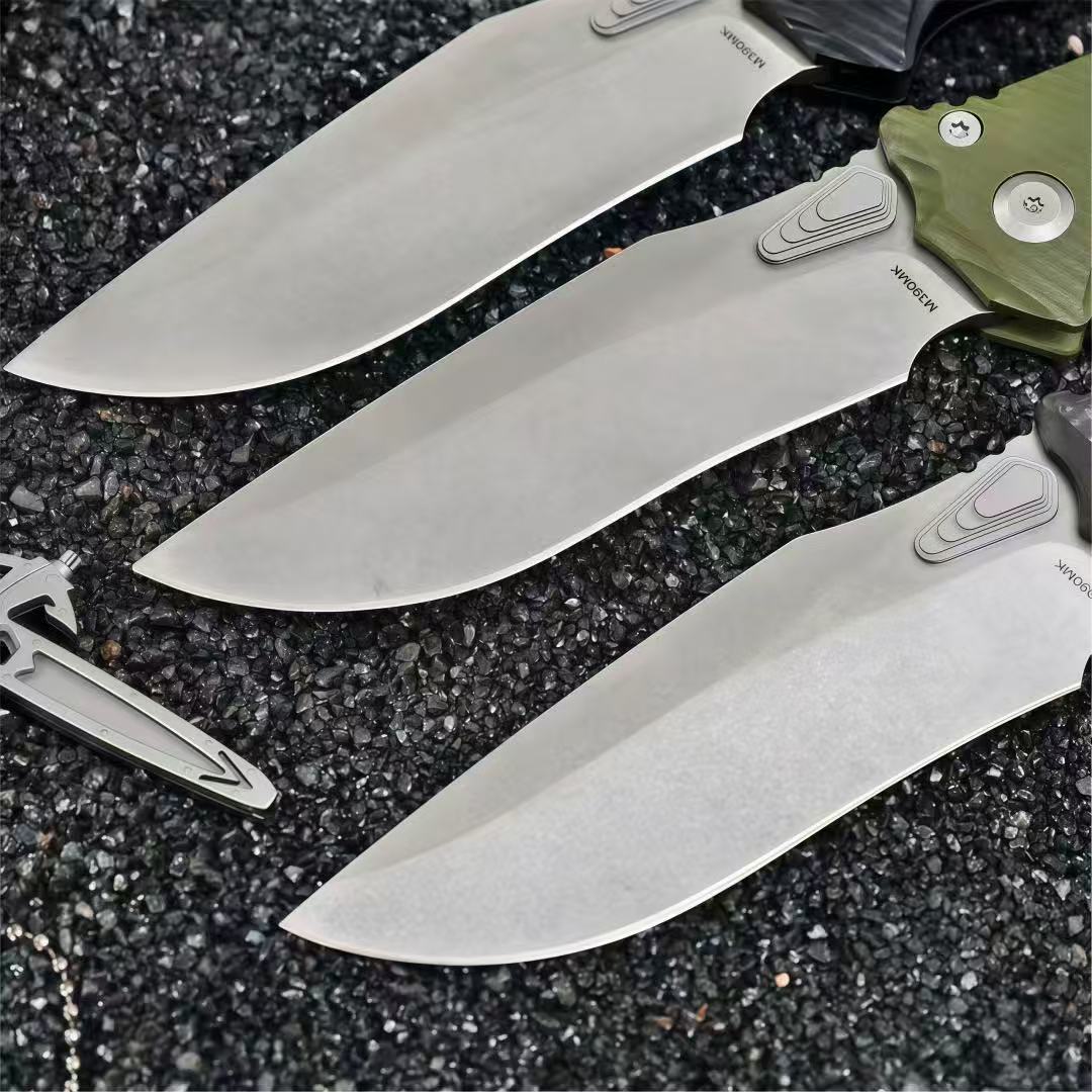Microtech Amphibian Folding Knife with Carbon Fiber Handle